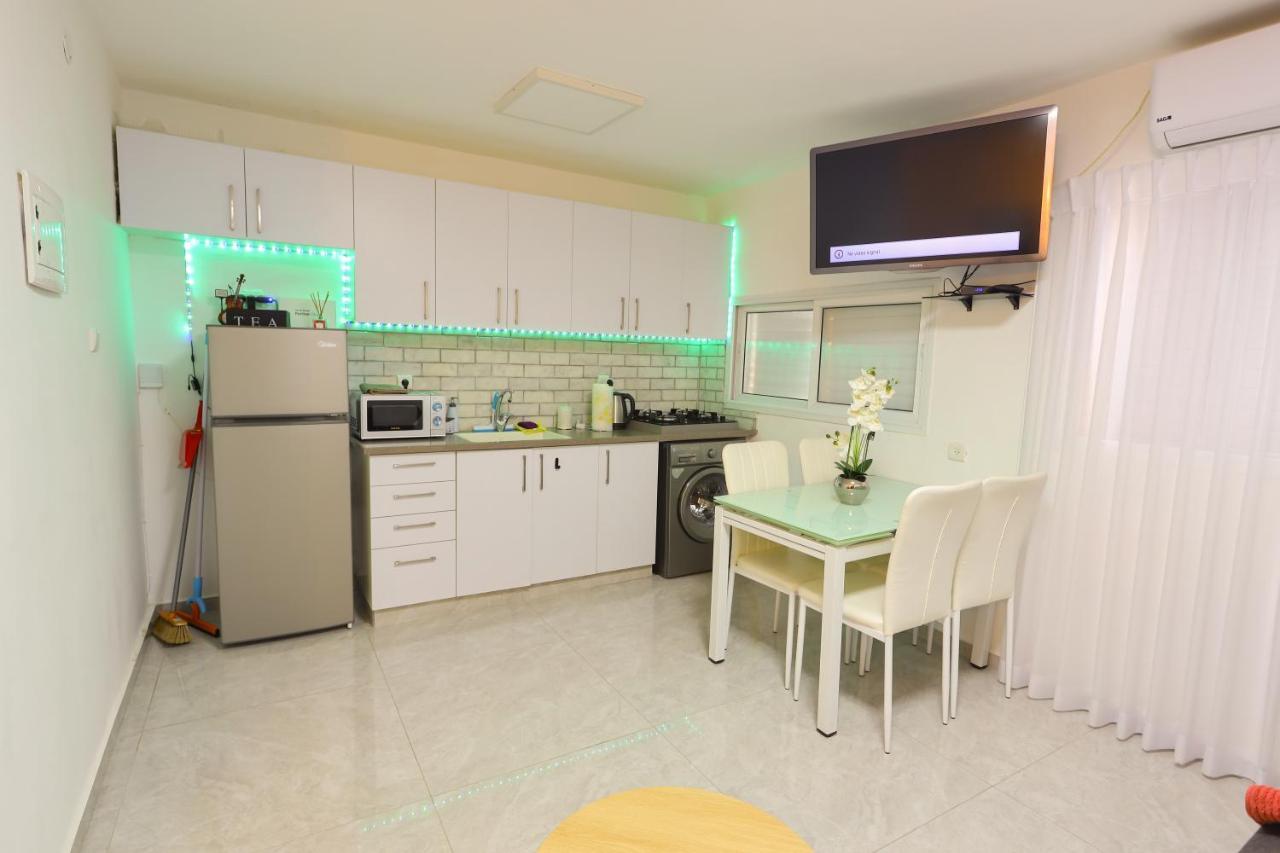Ferienwohnung דירה יפה סגנון מודרני מרחק של 5 דקות נסיעה מהים Aschkelon Exterior foto