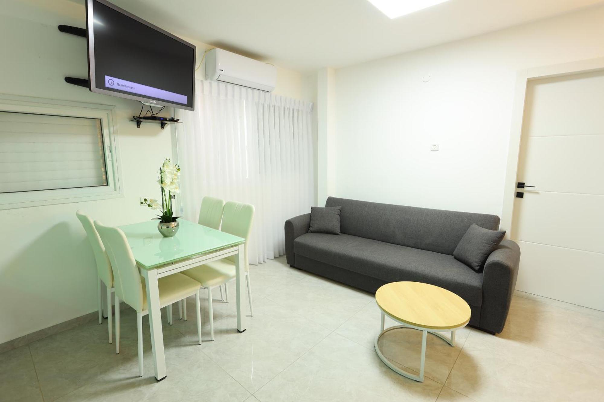 Ferienwohnung דירה יפה סגנון מודרני מרחק של 5 דקות נסיעה מהים Aschkelon Exterior foto