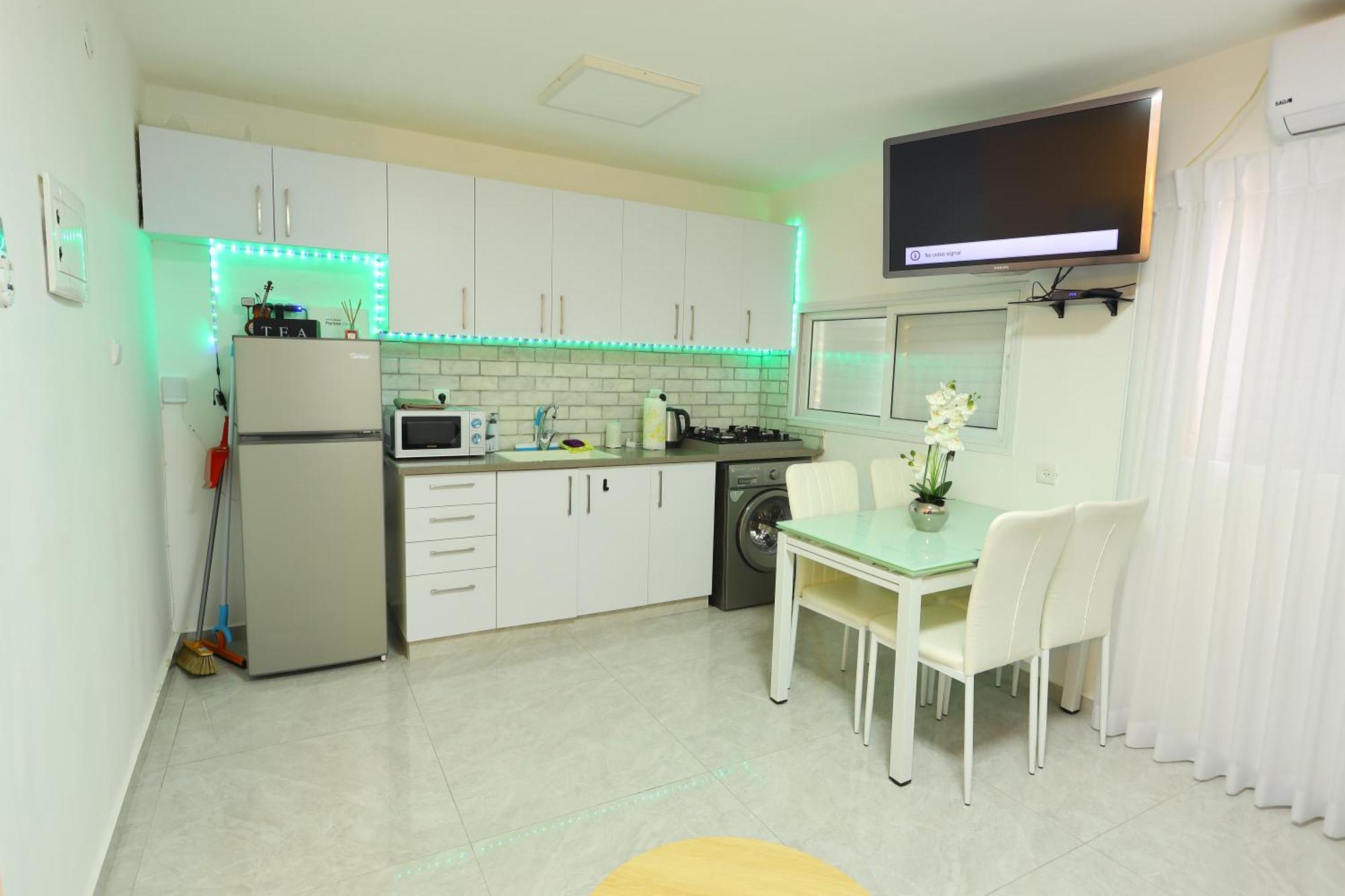 Ferienwohnung דירה יפה סגנון מודרני מרחק של 5 דקות נסיעה מהים Aschkelon Exterior foto